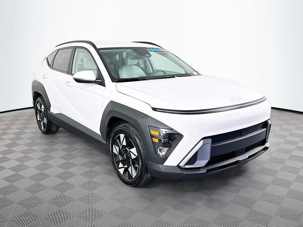 Used 2025 Hyundai Kona SEL FWD image 3