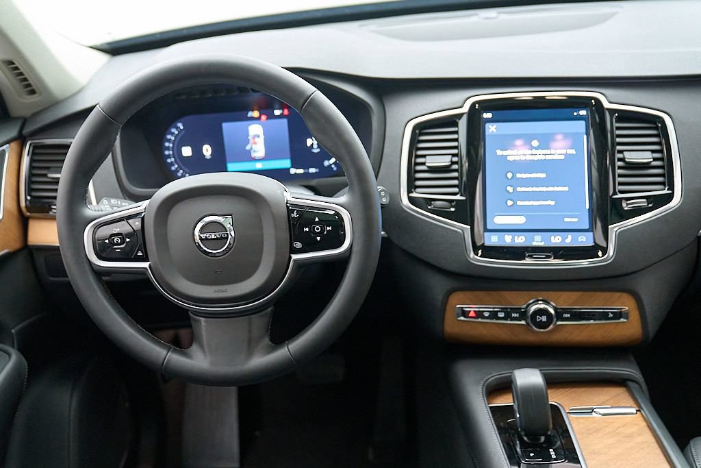 Certified 2025 Volvo XC90 B6 Plus AWD/4WD image 27