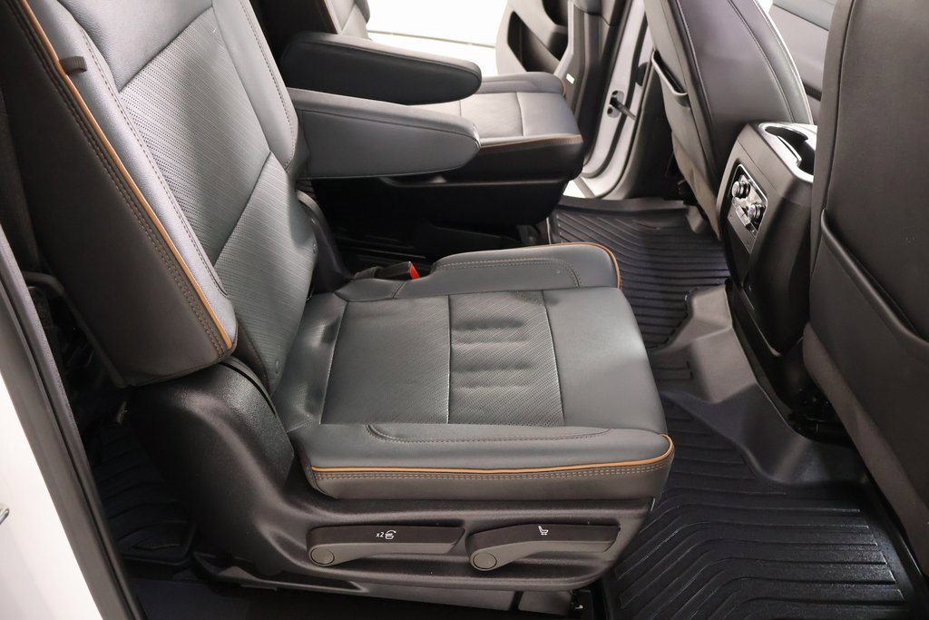 Used 2025 GMC Yukon XL AT4 w/ AT4 Premium Package image 15