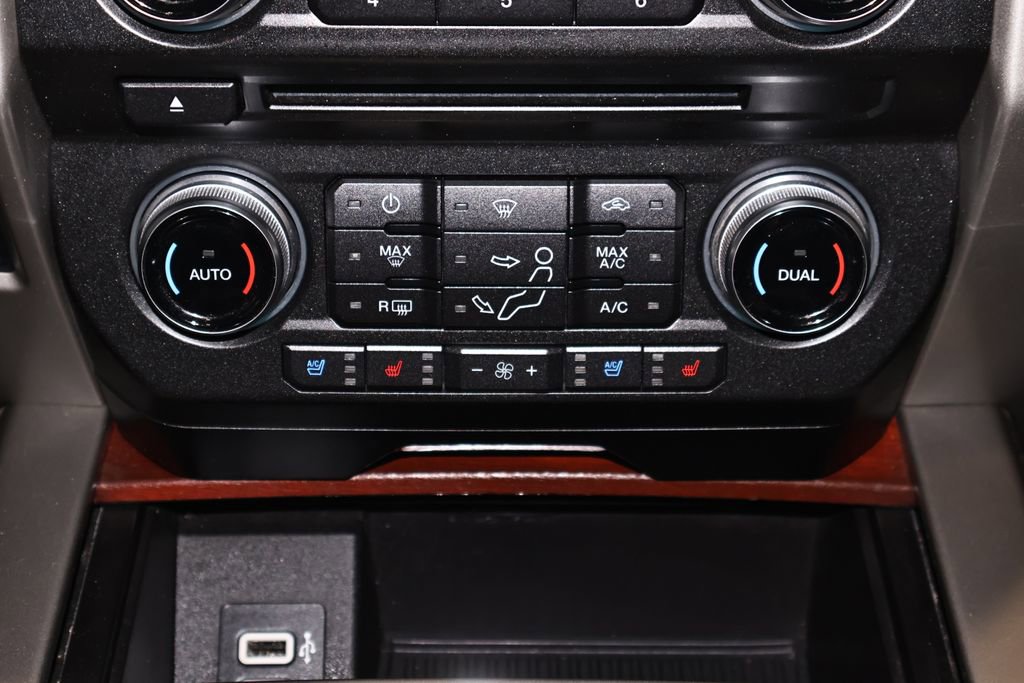 Certified 2017 Ford F350 4x4 Crew Cab Super Duty image 38