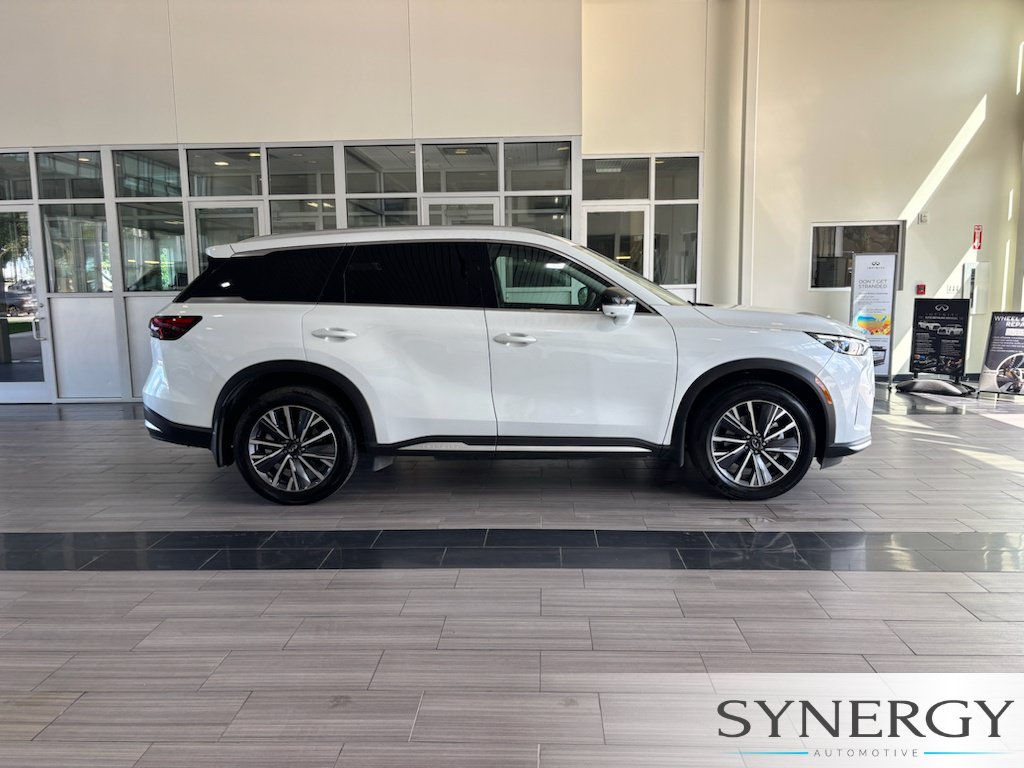Certified 2026 INFINITI QX60 Luxe w/ Cargo Package AWD/4WD image 28