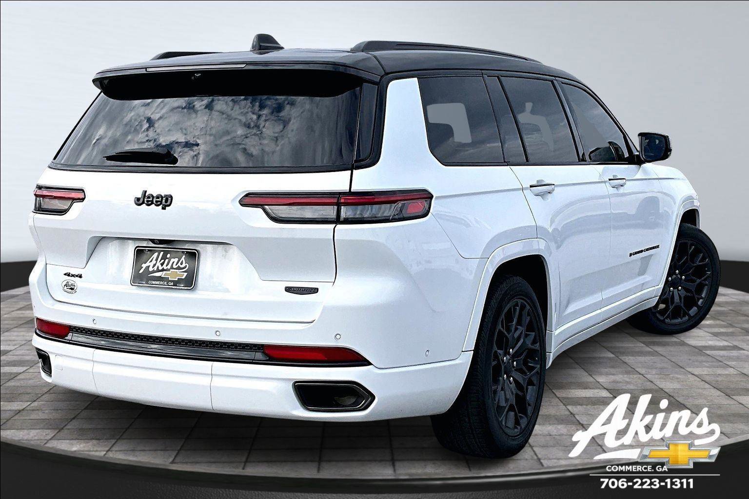 Used 2023 Jeep Grand Cherokee L Summit image 6