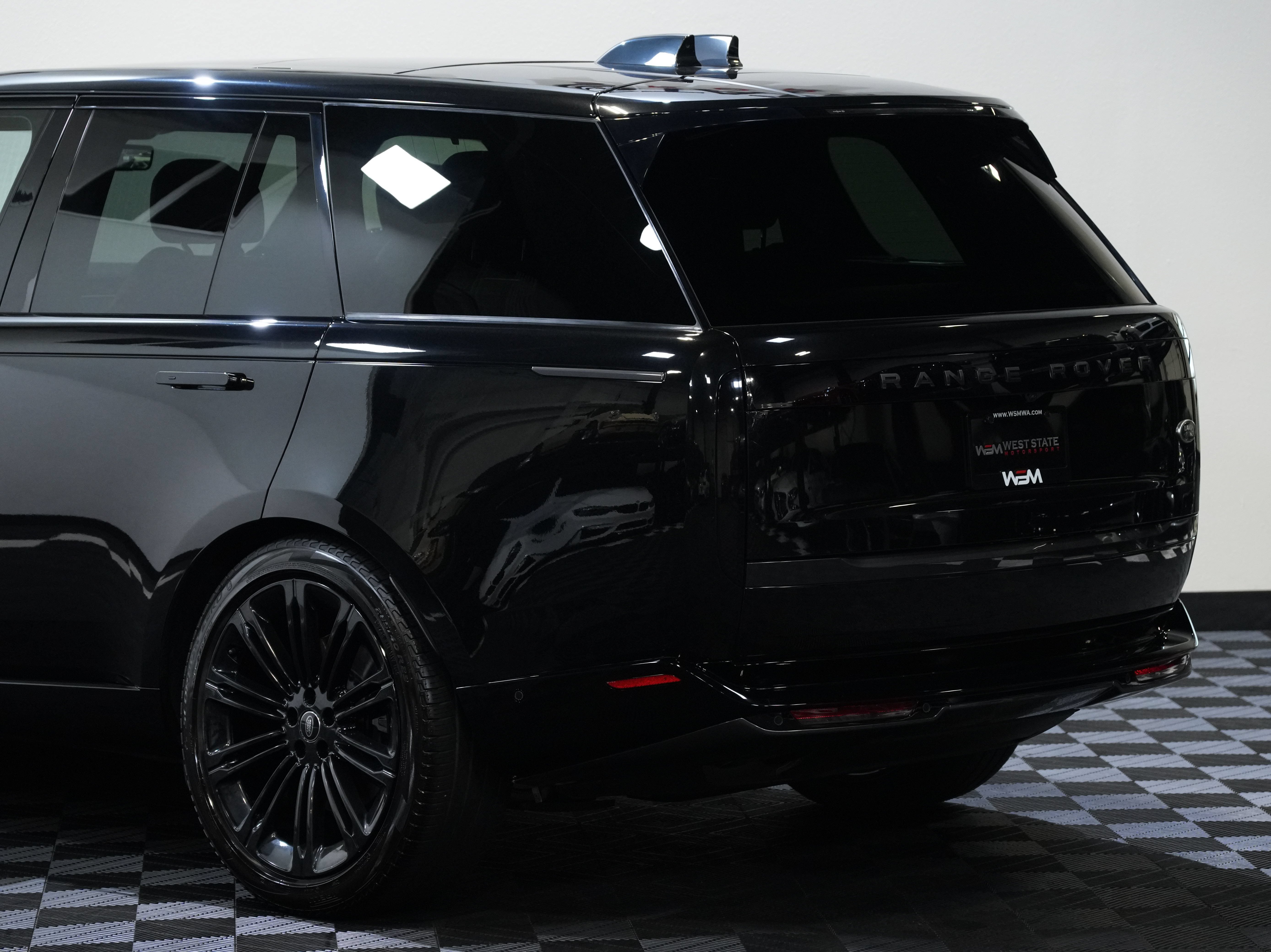 Used 2023 Land Rover Range Rover SE AWD/4WD image 16