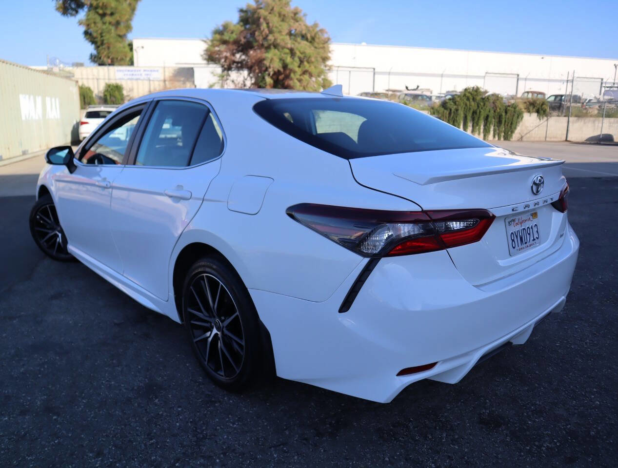 Used 2022 Toyota Camry SE image 13