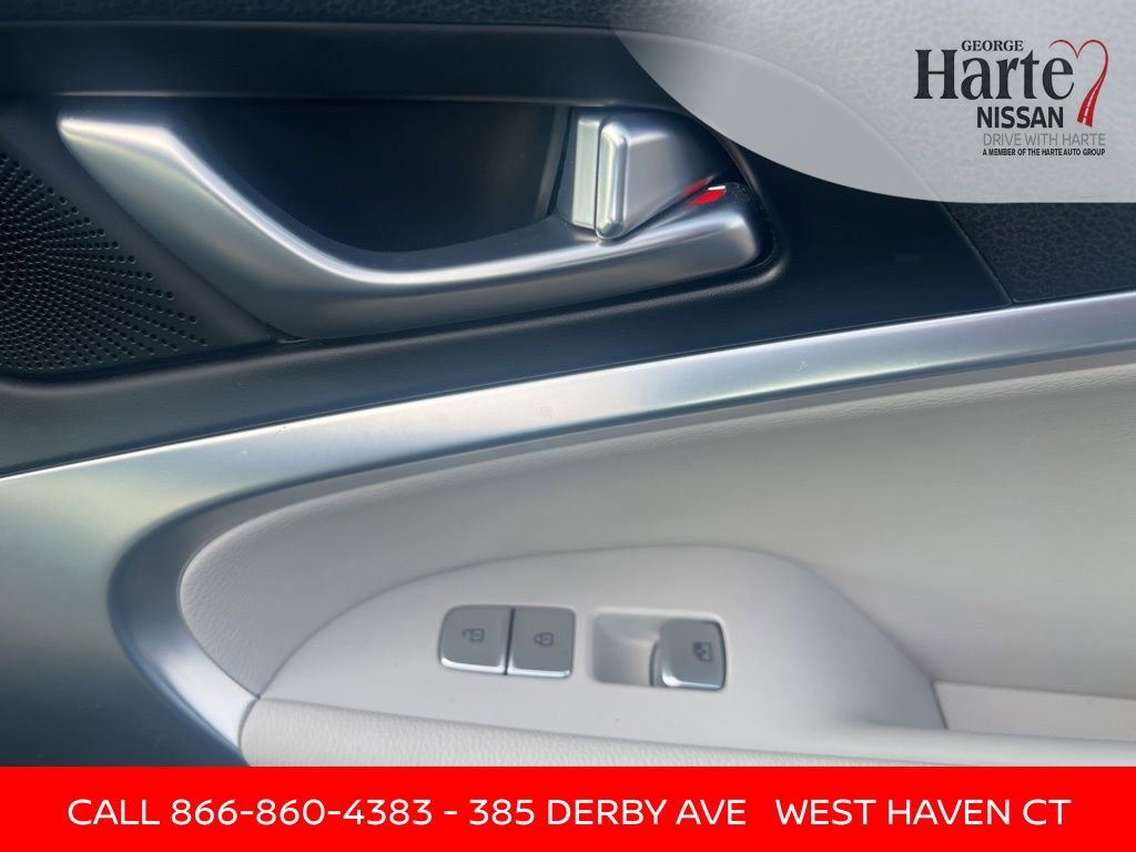 Used 2024 Genesis G70 2.5T image 41