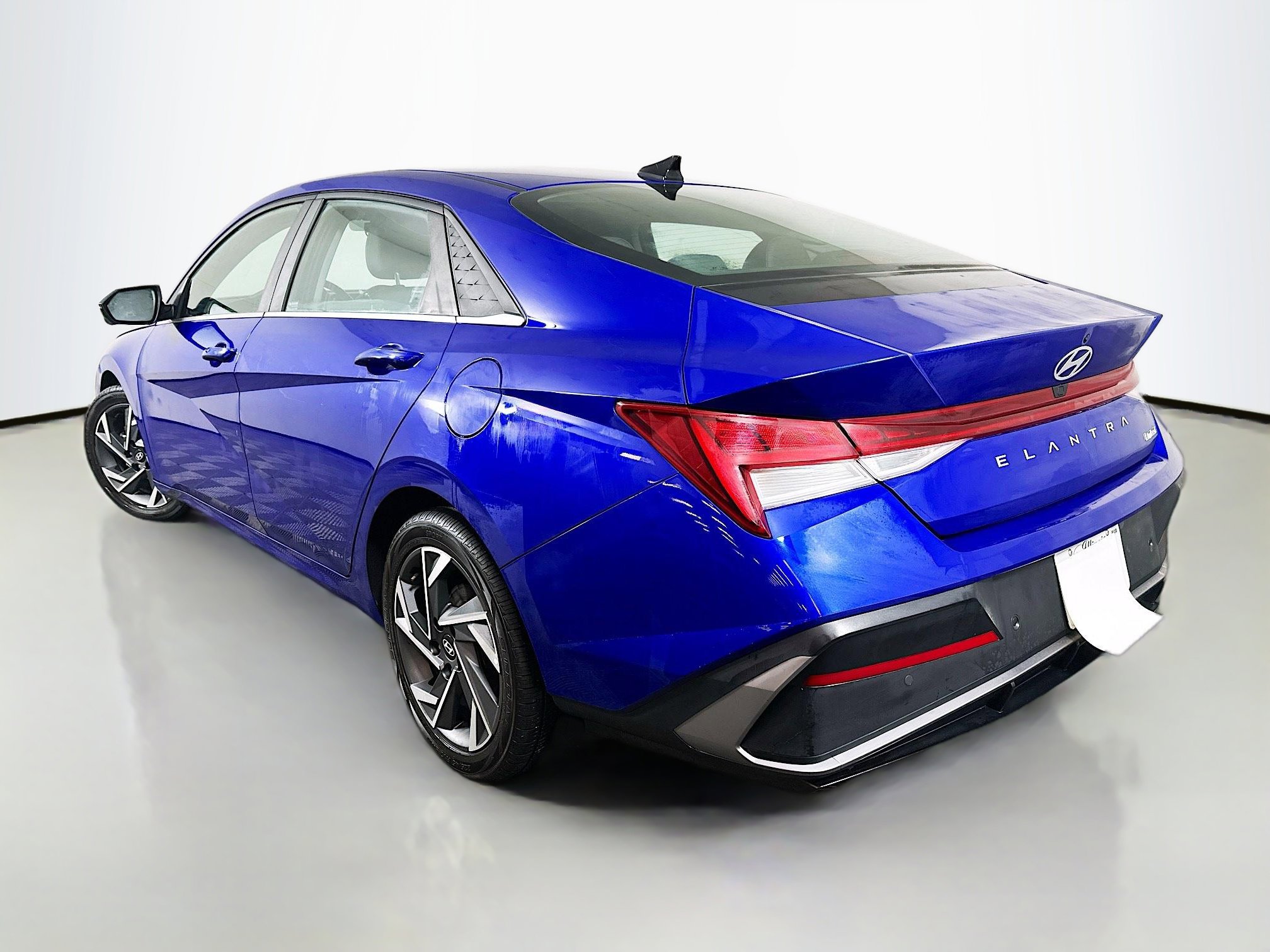 Certified 2024 Hyundai Elantra Limited image 5