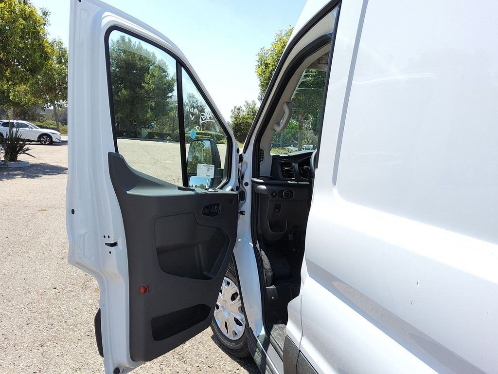 New 2025 Ford E-Transit 148 High Roof Extended w/ Load Area Protection Package image 5