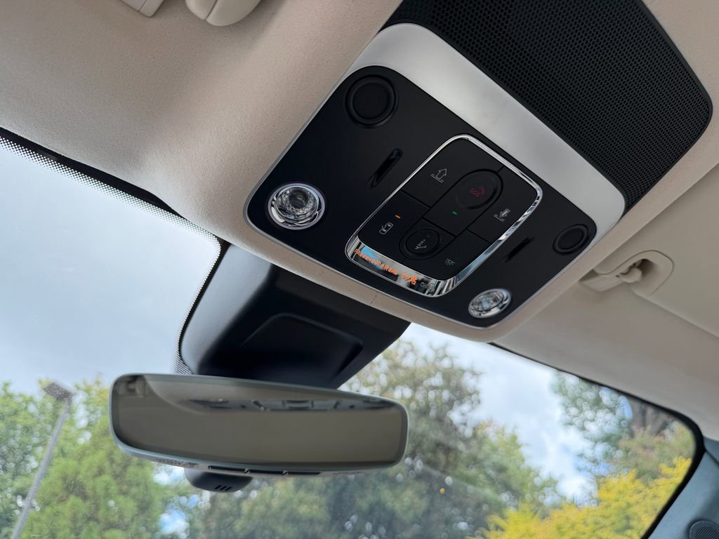 Used 2025 Bentley Continental GT image 31