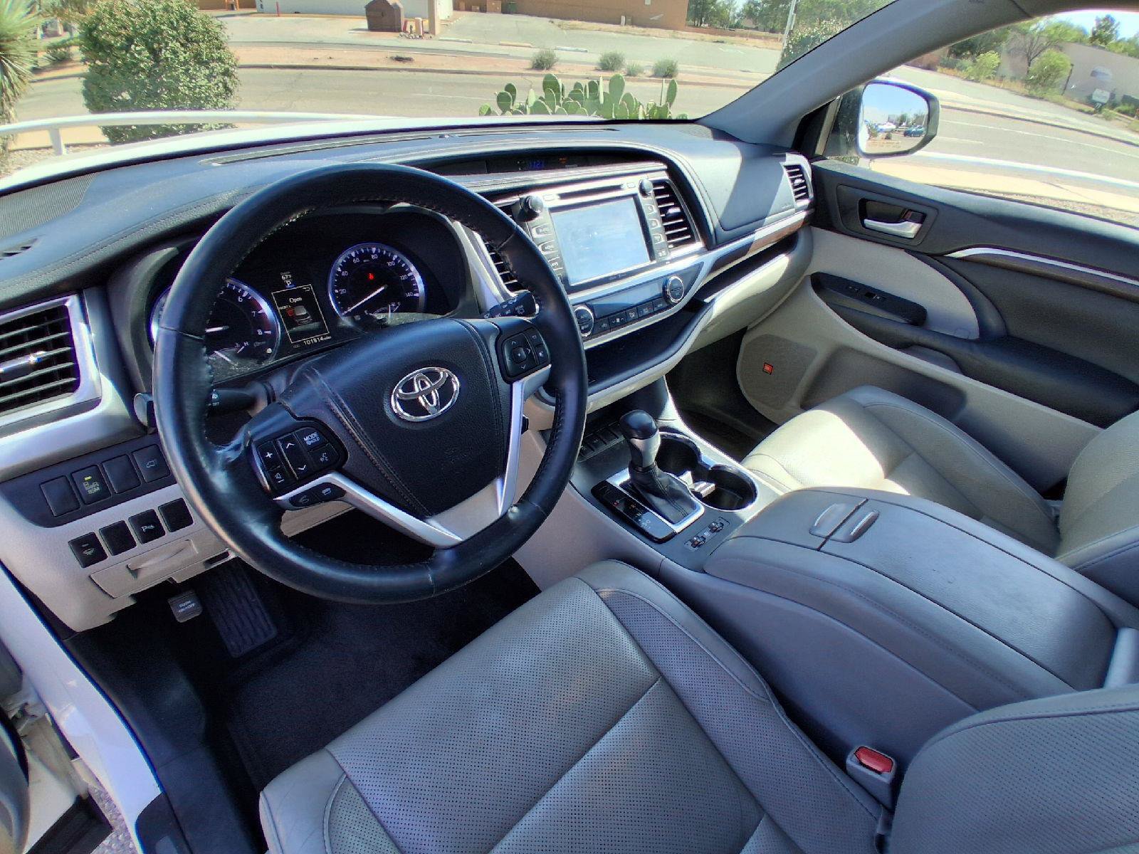 Used 2014 Toyota Highlander Limited FWD image 15