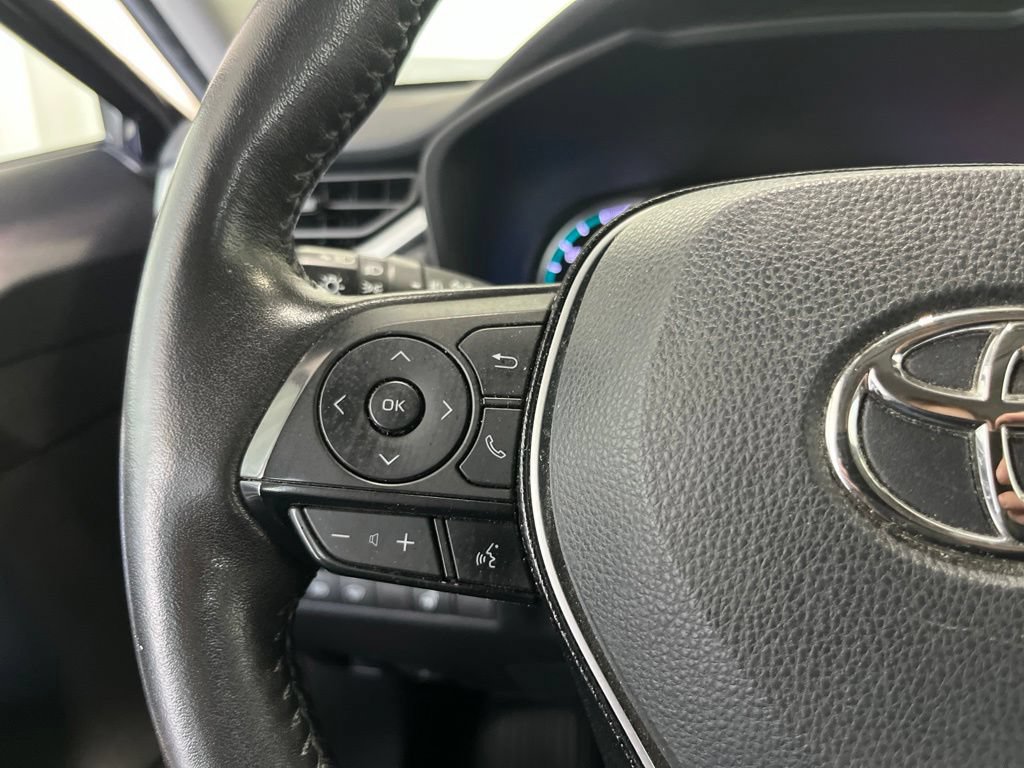 Used 2021 Toyota RAV4 XLE w/ XLE Grade Weather Package AWD/4WD image 6
