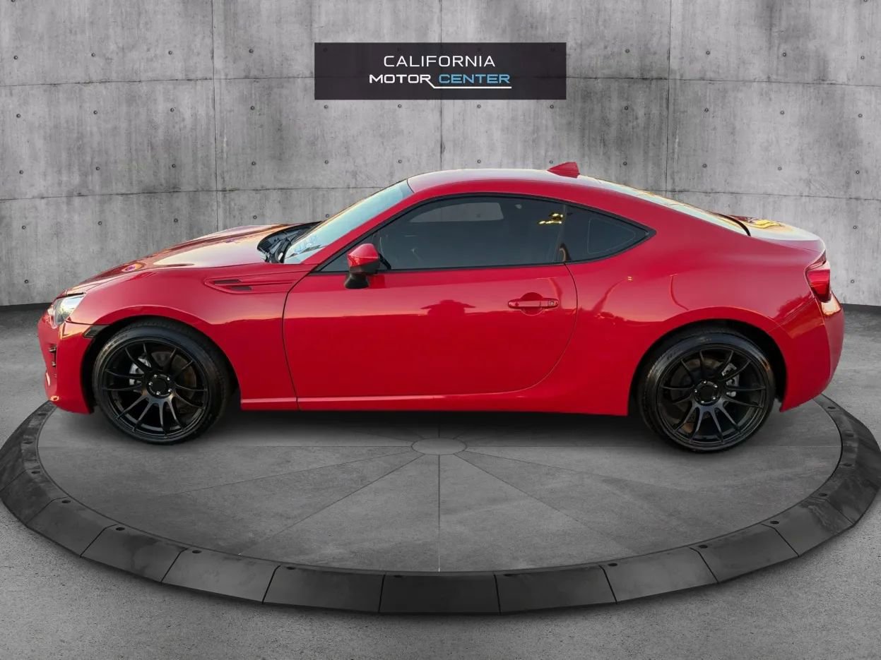 Used 2020 Toyota 86 RWD image 8