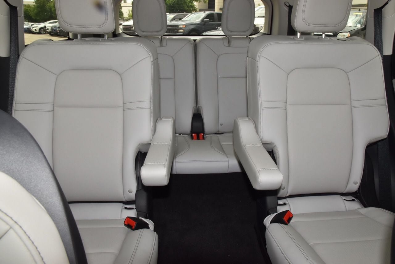 New 2026 Lincoln Aviator AWD image 21