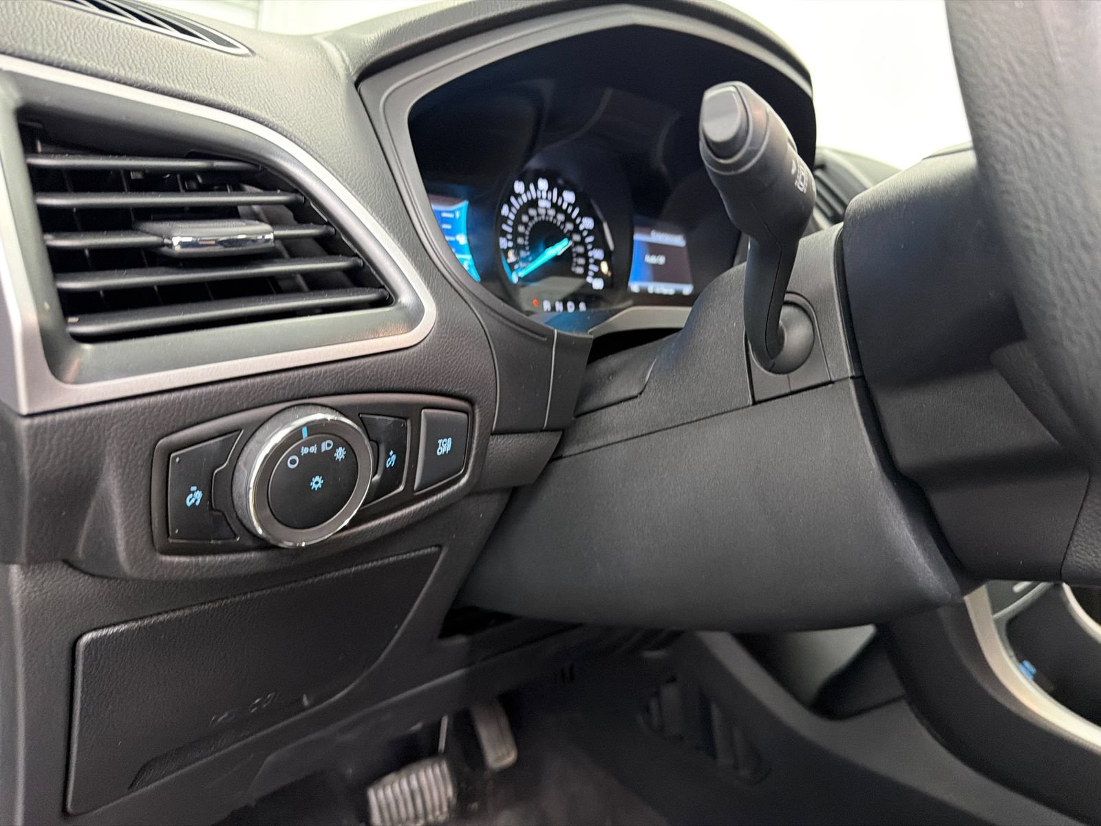 New 2024 Ford Edge SE AWD/4WD image 29