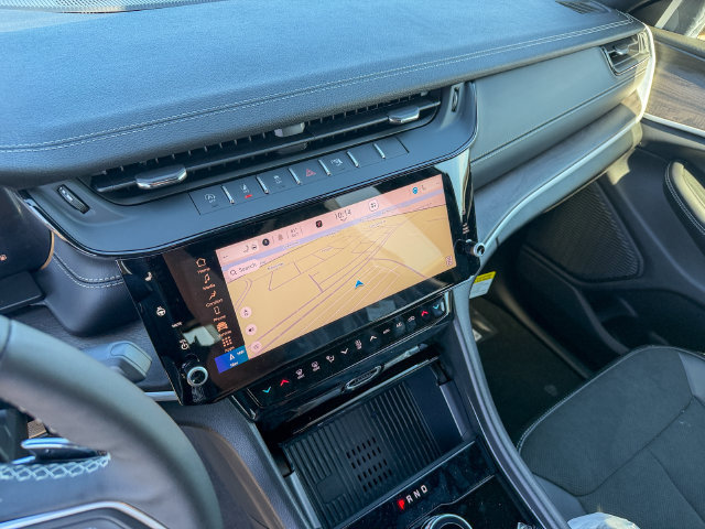 New 2026 Jeep Grand Cherokee Altitude AWD/4WD image 20