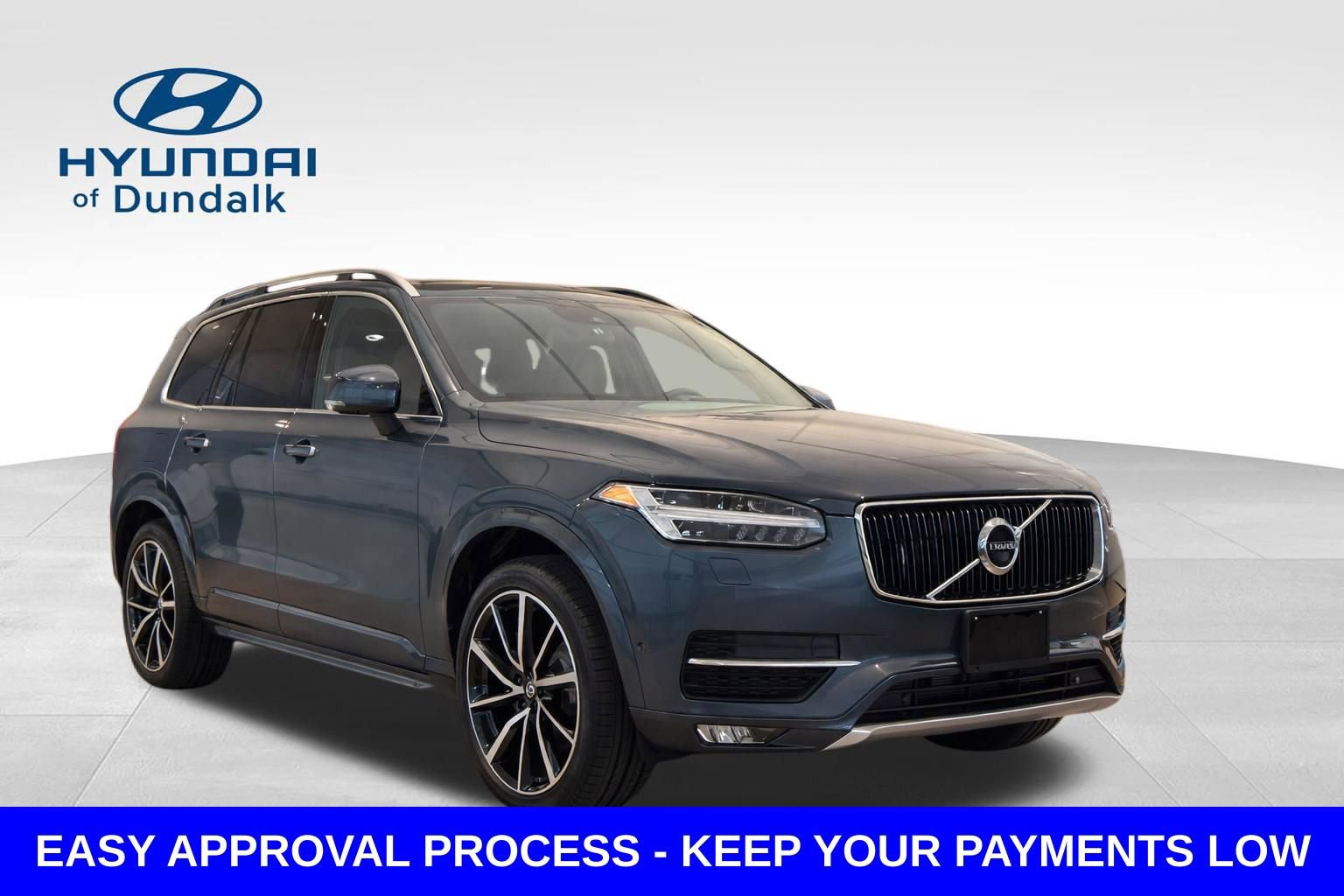 Used 2018 Volvo XC90 T6 Momentum w/ Convenience Package AWD/4WD image 3