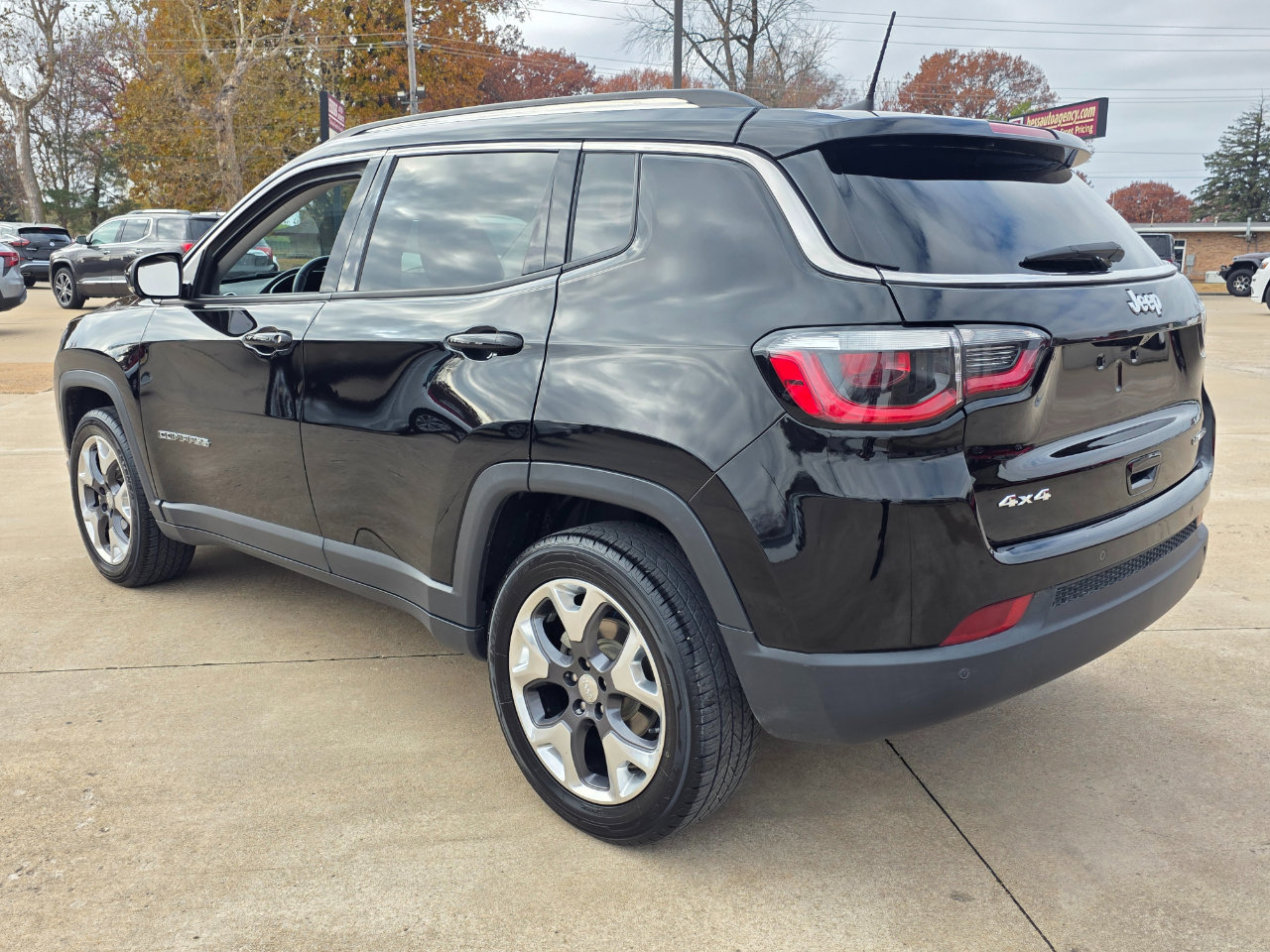 Used 2018 Jeep Compass Limited w/ Navigation Group image 14