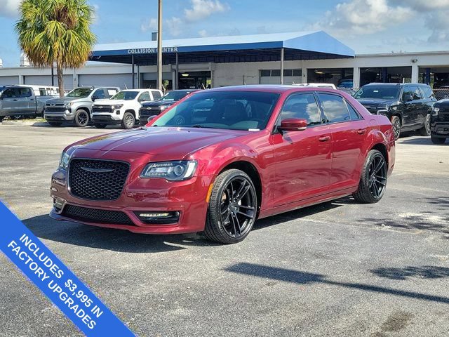 Used 2021 Chrysler 300 Touring L RWD image 7