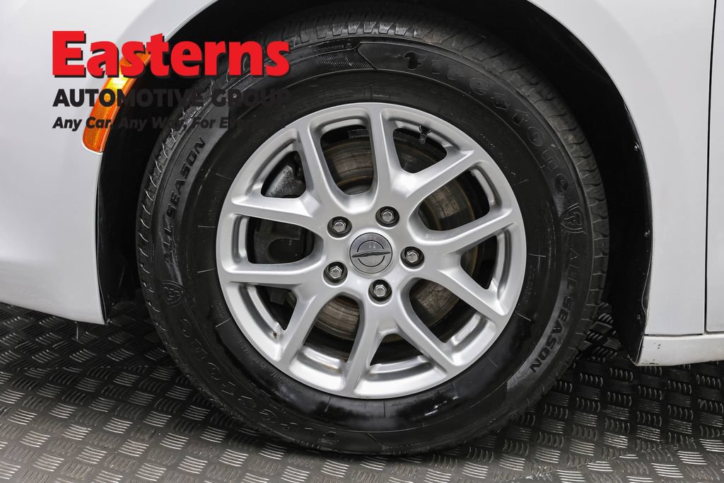 Used 2022 Chrysler Voyager LX FWD image 31