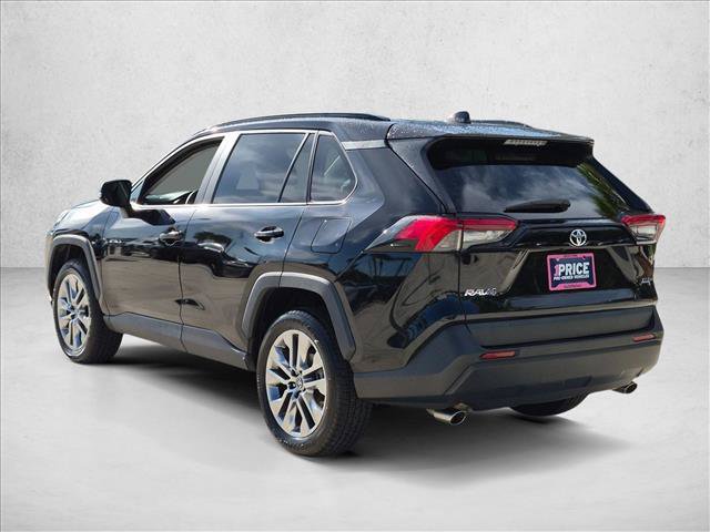 Used 2019 Toyota RAV4 XLE Premium FWD image 7