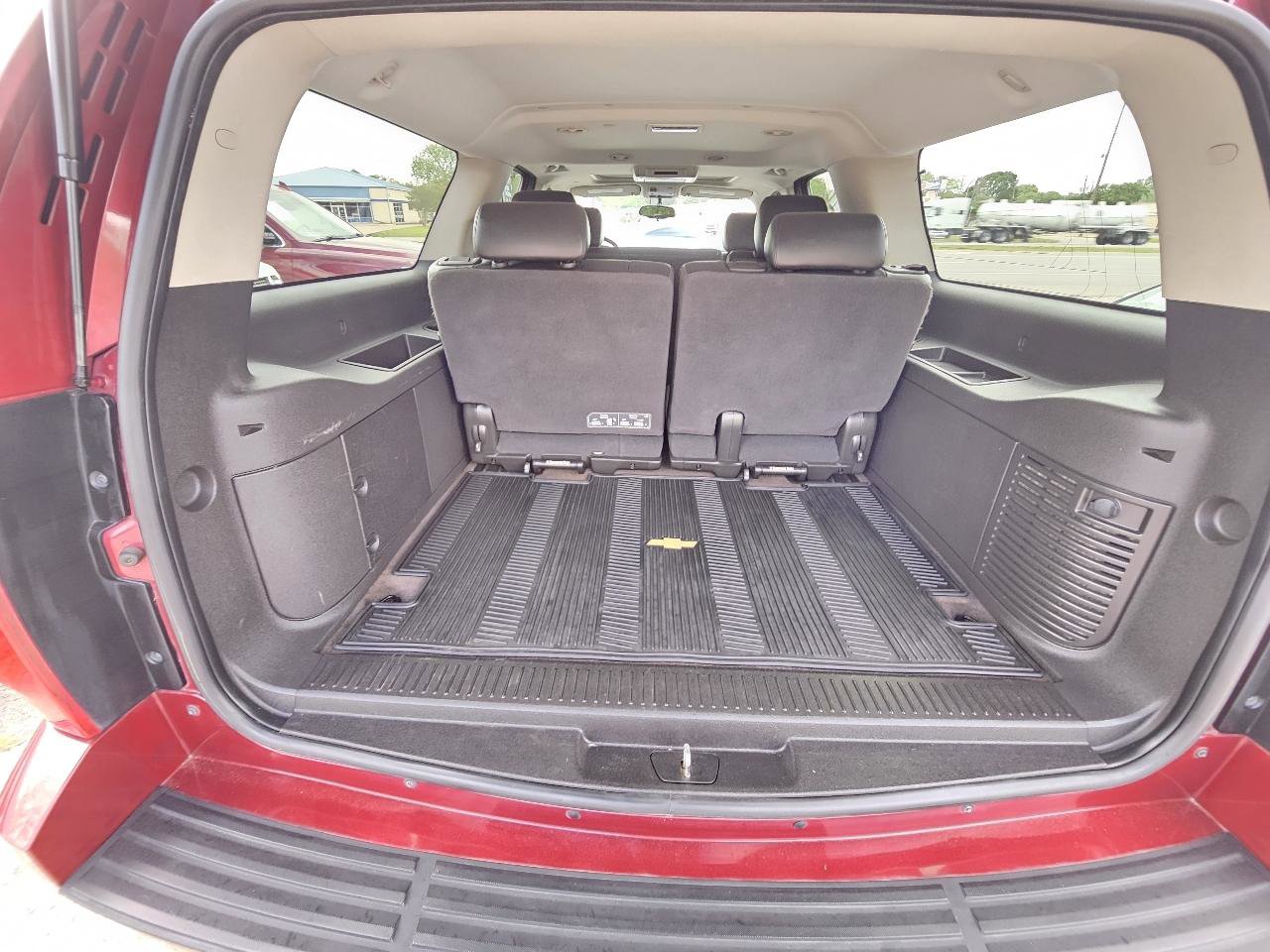 Used 2011 Chevrolet Suburban LT image 26