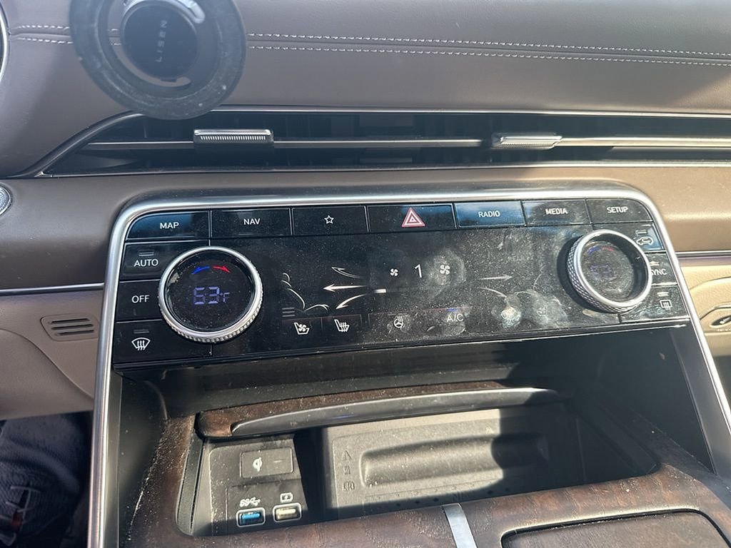 Used 2023 Genesis GV80 2.5T w/ Prestige 20" Package image 15