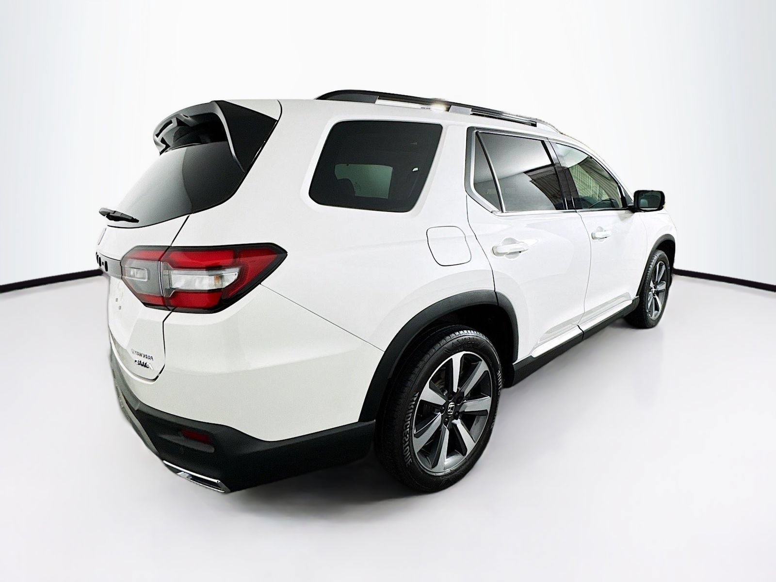 Used 2023 Honda Pilot Touring image 10