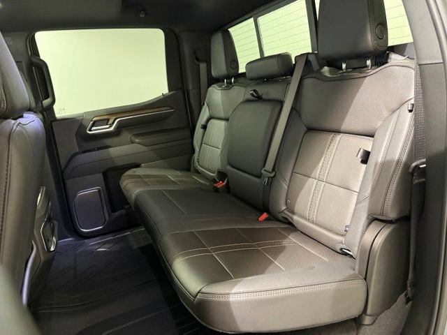 Used 2025 Chevrolet Silverado 1500 High Country AWD/4WD image 27
