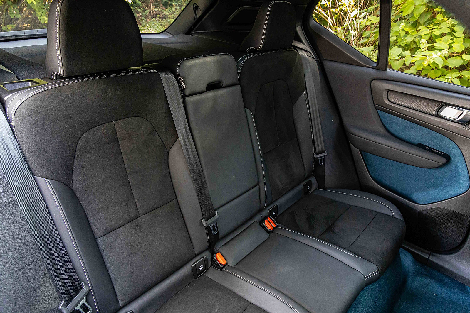 Used 2023 Volvo XC40 Recharge Plus w/ Protection Package Premier image 23