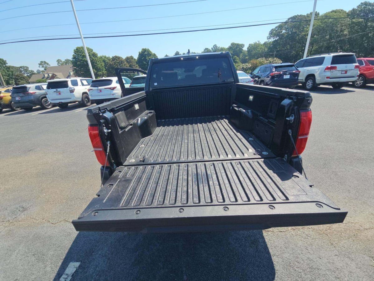 Used 2024 Toyota Tacoma TRD Off-Road AWD/4WD image 9