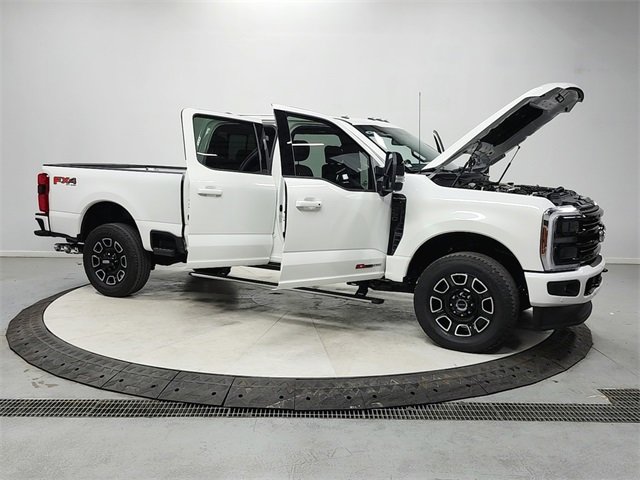 Used 2025 Ford F250 Platinum image 9