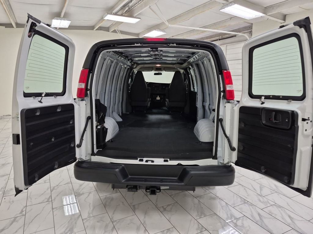 New 2025 GMC Savana 2500 Extended w/ Enhanced Convenience Package image 27
