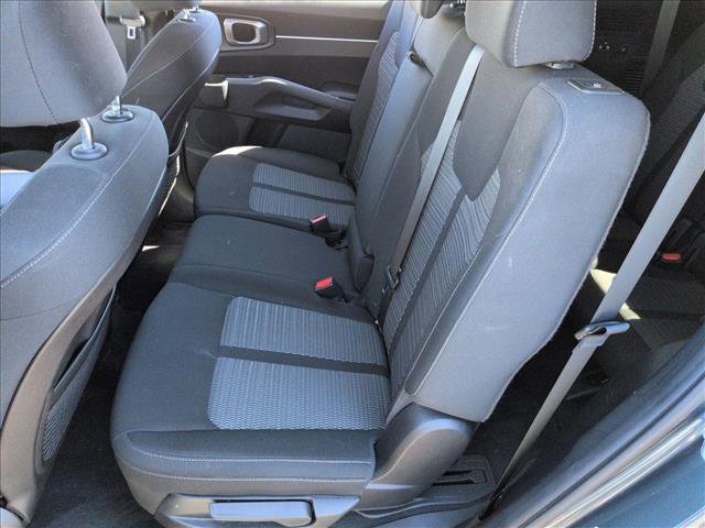 Used 2022 Kia Sorento LX image 18