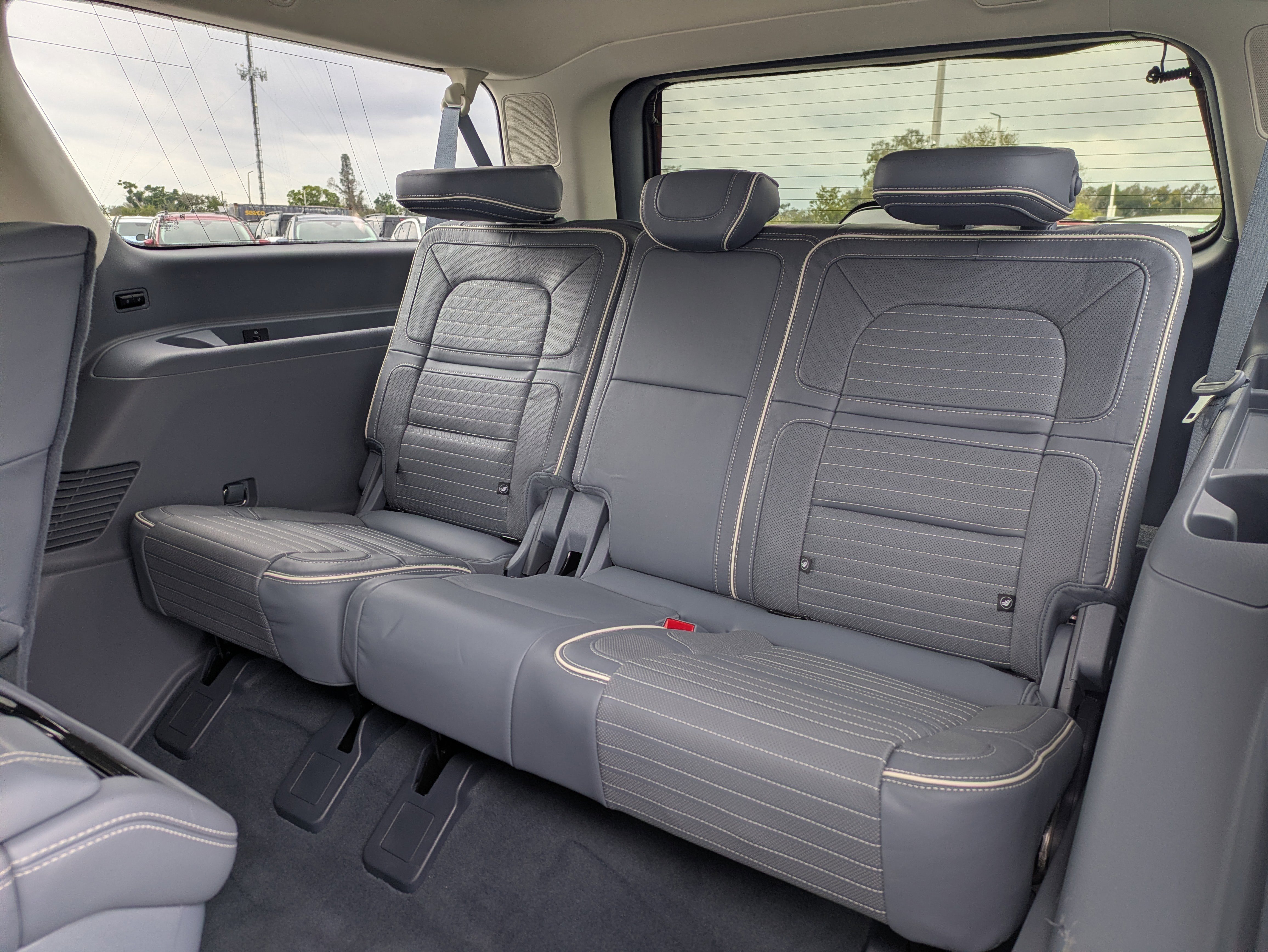 Used 2023 Lincoln Navigator L Black Label image 16