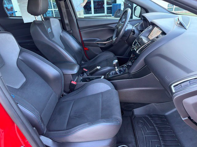 Used 2018 Ford Focus RS AWD/4WD image 11