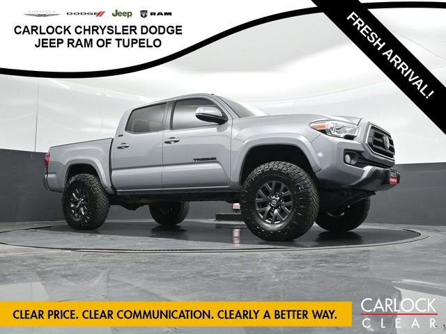 Used 2021 Toyota Tacoma SR5 w/ SR5 Appearance Package (SM) image 32