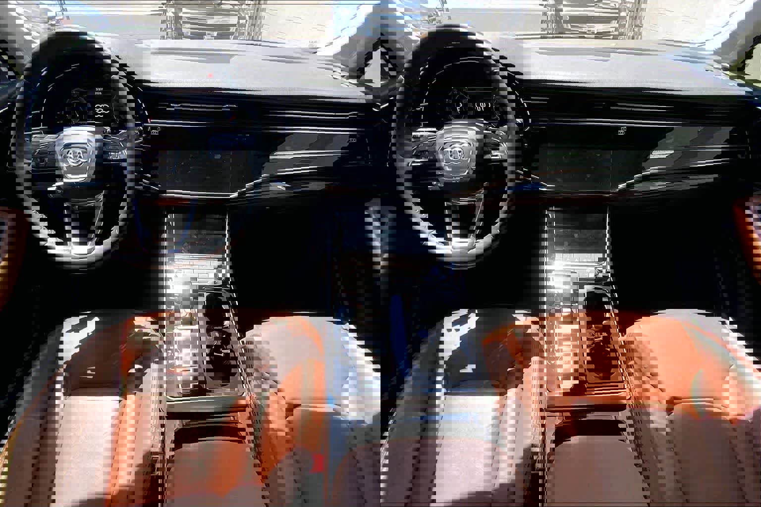 Used 2022 Audi Q7 Premium Plus w/ Premium Plus Package image 11