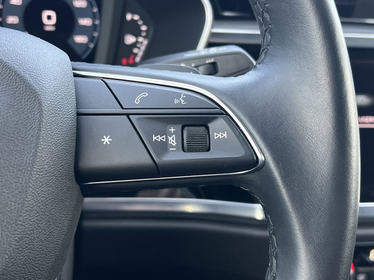 Used 2024 Audi Q3 2.0T Premium image 13