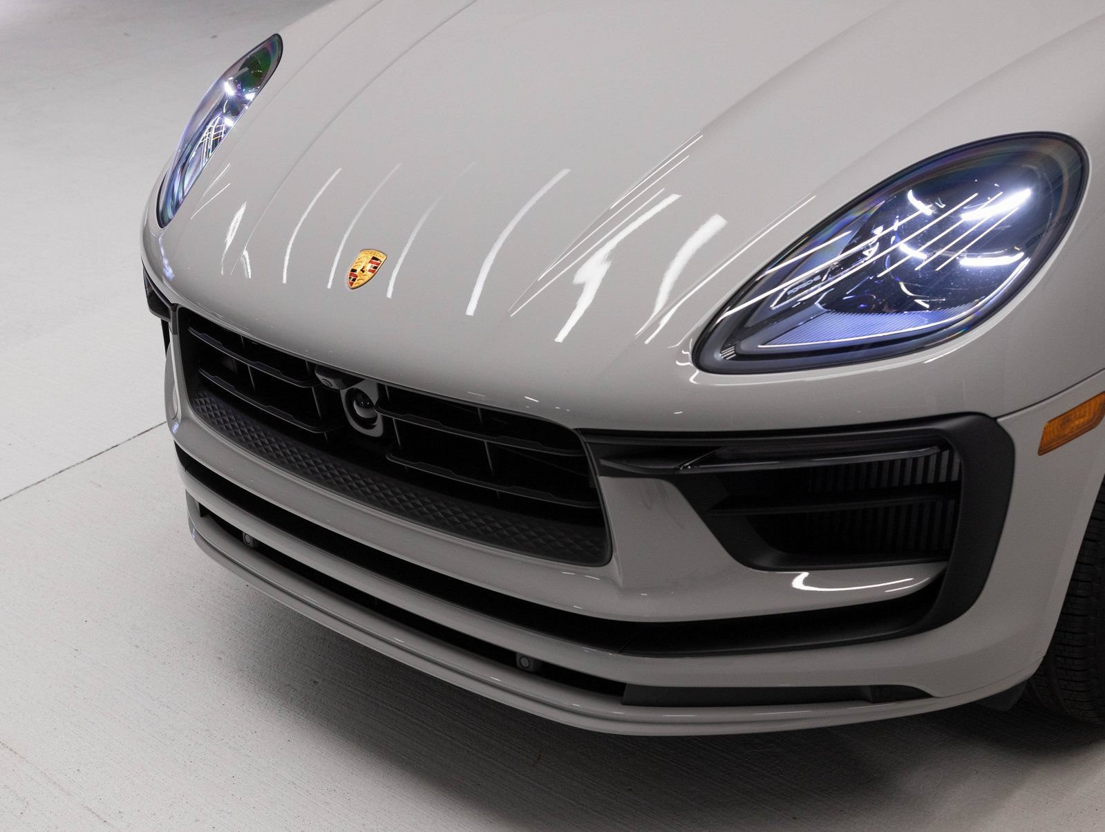 Certified 2026 Porsche Macan S AWD/4WD image 33