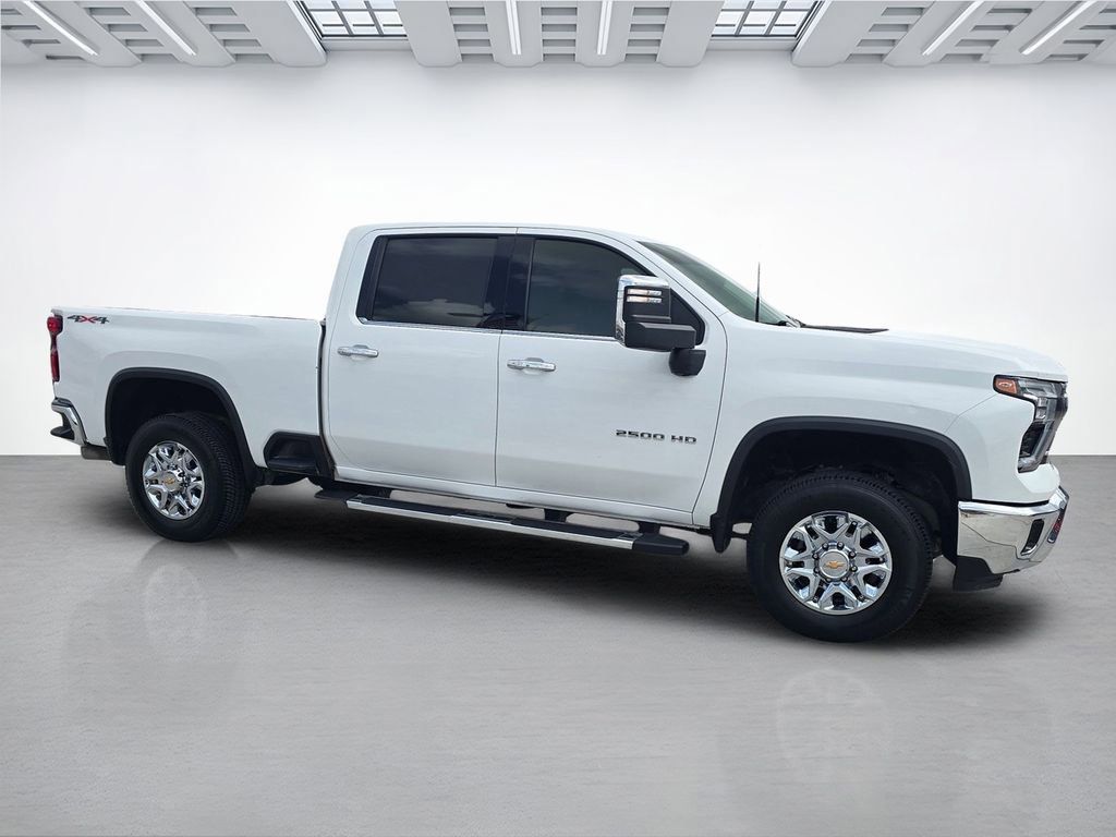 Used 2024 Chevrolet Silverado 2500 LTZ image 2