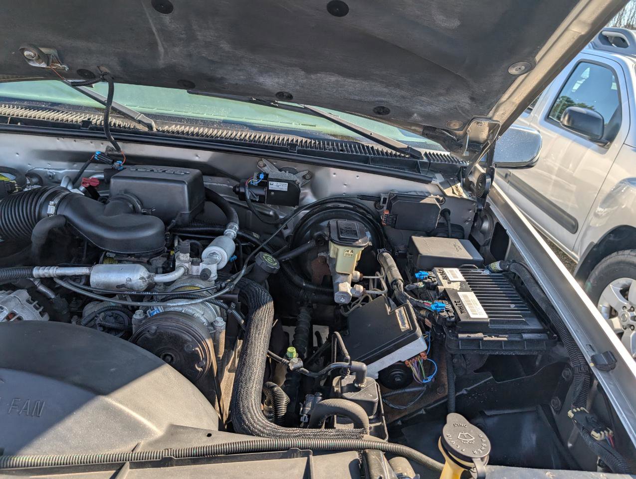 Used 1999 Chevrolet Suburban 4WD w/ Preferred Equipment Group 2 image 25