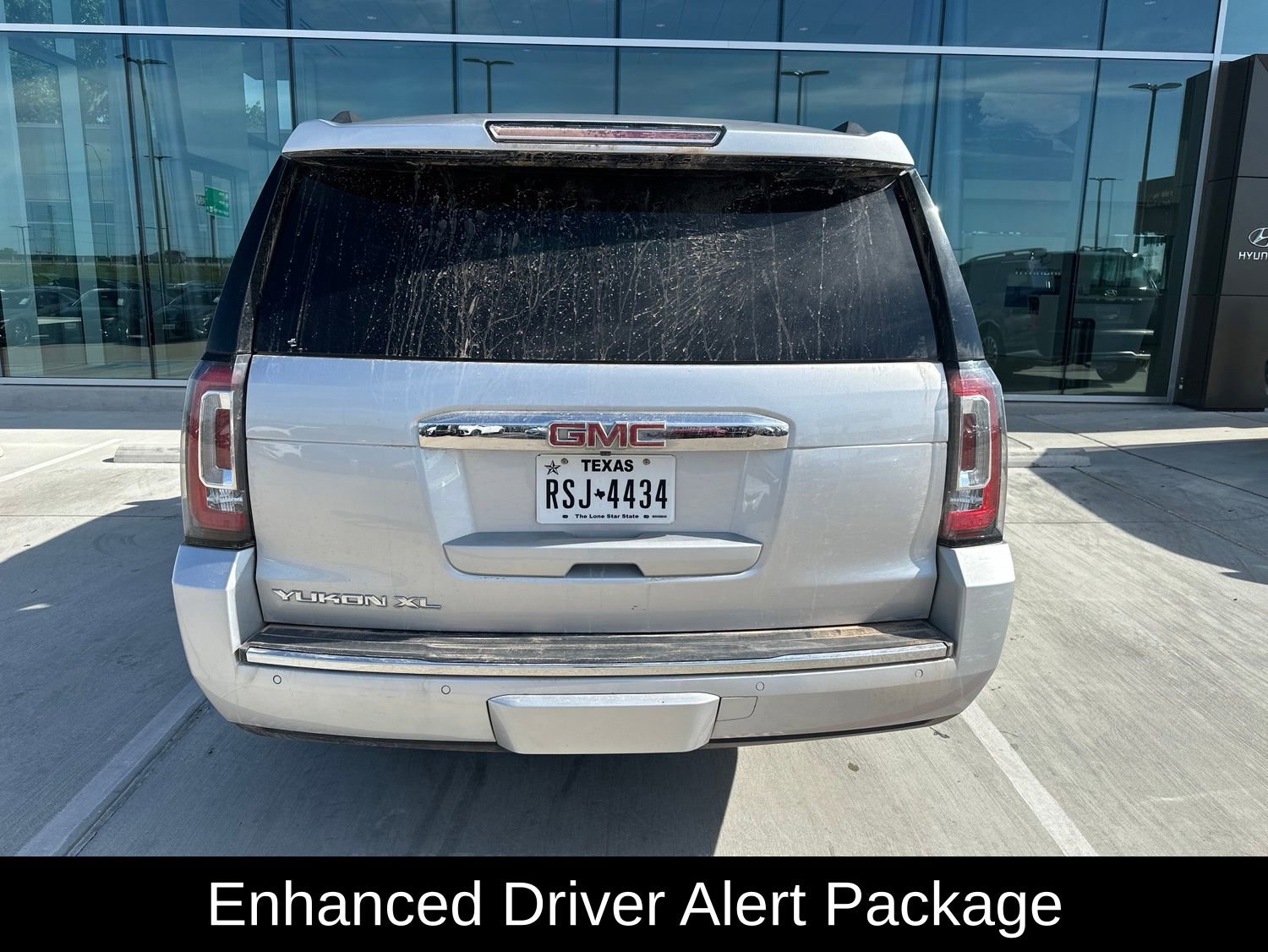 Used 2019 GMC Yukon XL Denali w/ Open Road Package AWD/4WD image 8