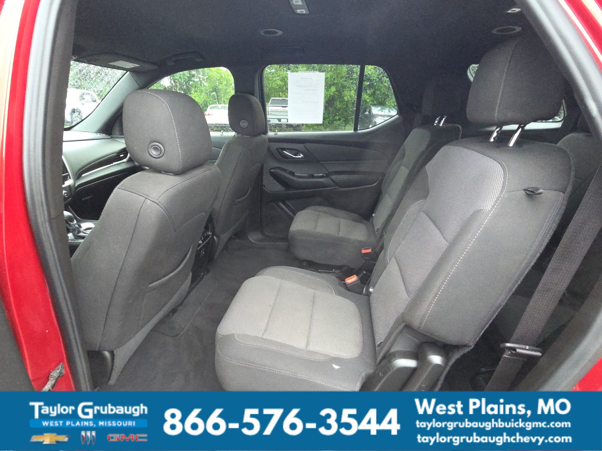 Used 2023 Chevrolet Traverse LT FWD image 28