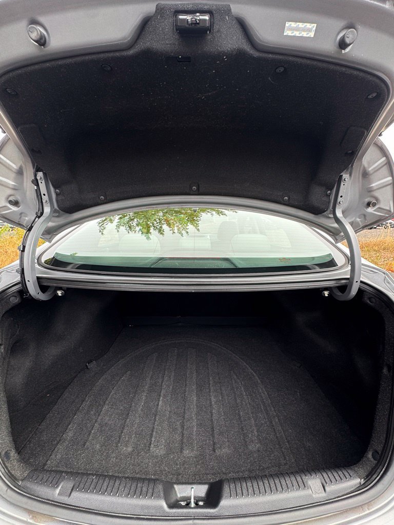 Used 2012 Hyundai Elantra GLS w/ Preferred Pkg 3 FWD image 10