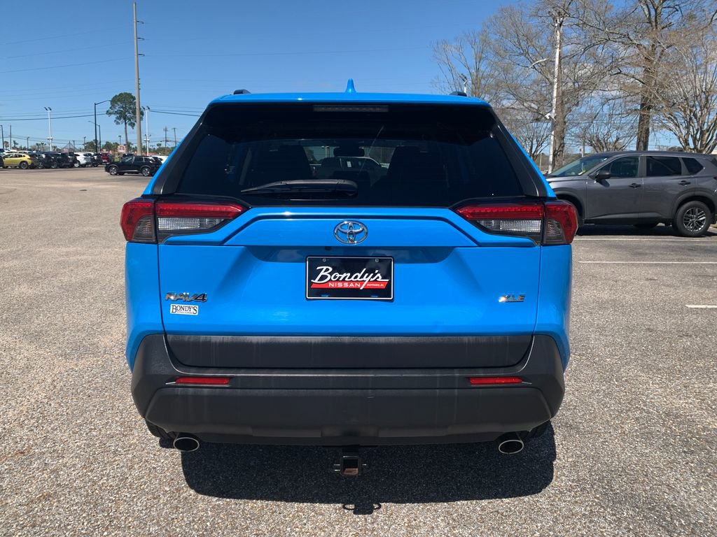Used 2021 Toyota RAV4 XLE Premium image 9