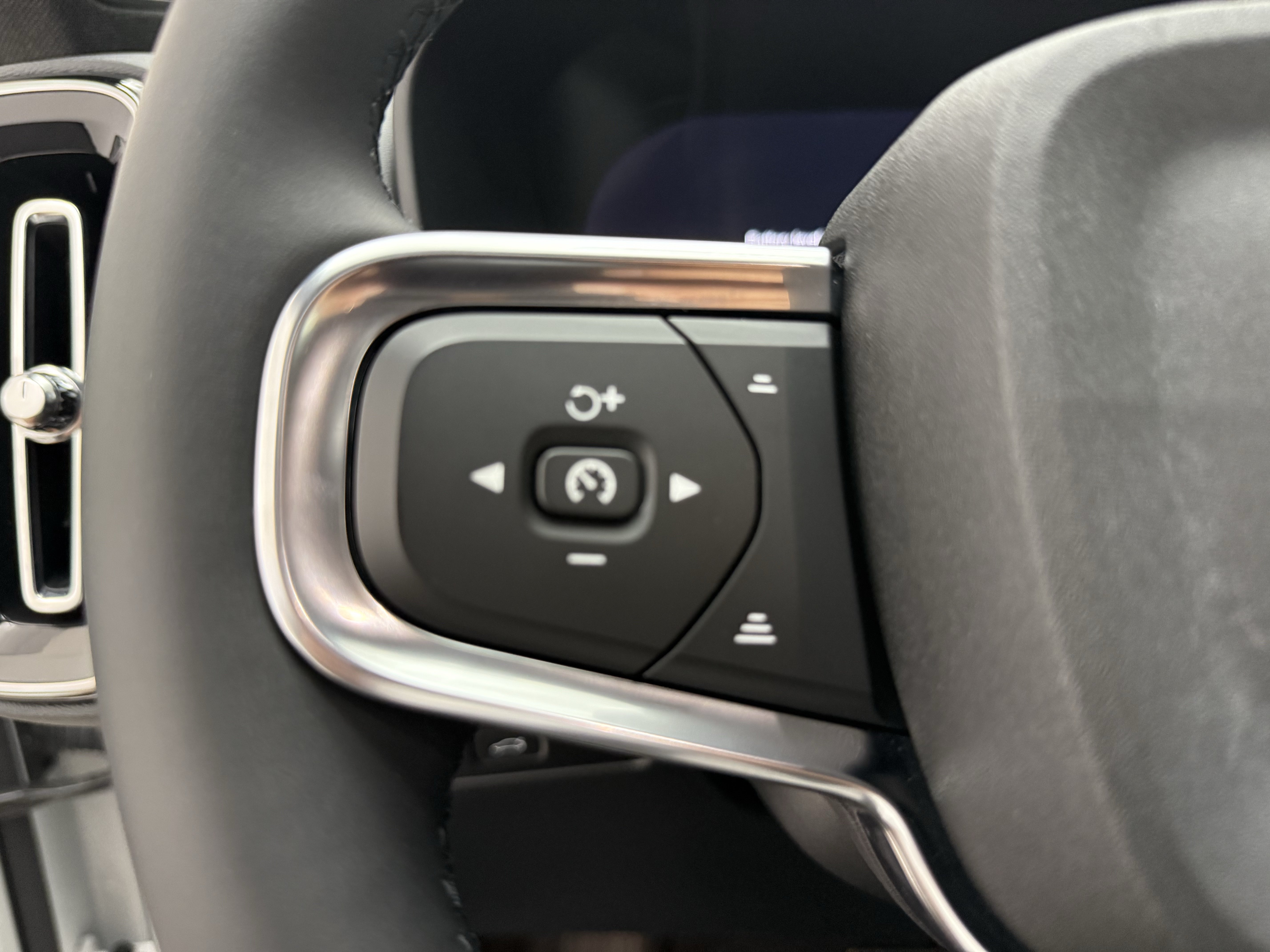 Certified 2023 Volvo C40 P8 Recharge Ultimate AWD/4WD image 16