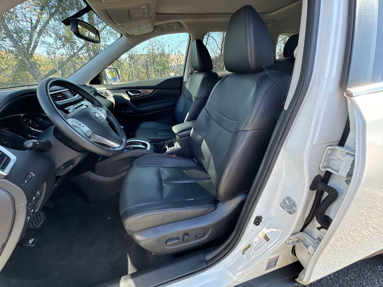 Used 2016 Nissan Rogue SL w/ SL Premium Package image 21