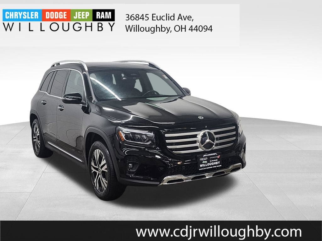 Used 2024 Mercedes-Benz GLB 250 4MATIC image 3