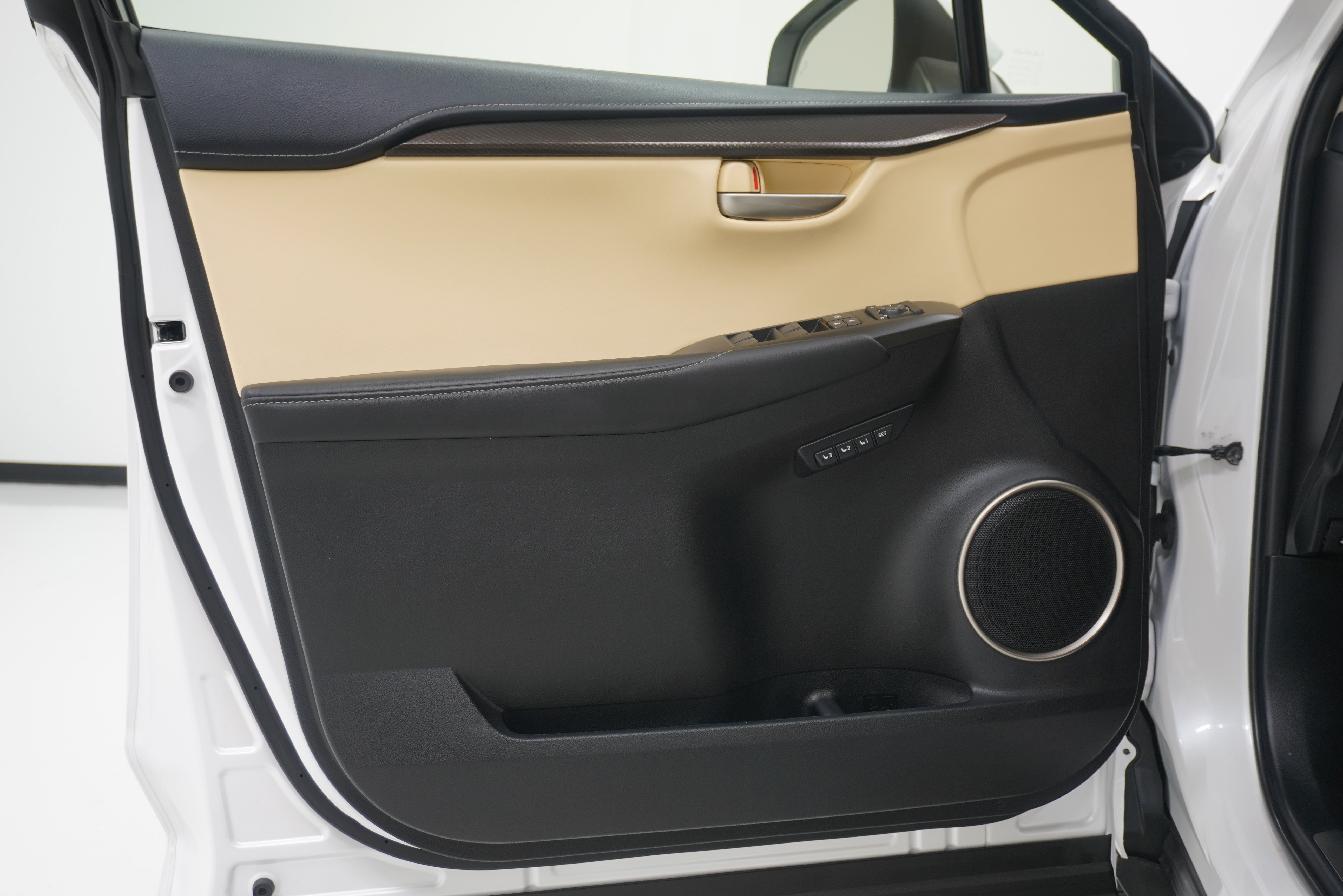 Used 2015 Lexus NX 200t FWD w/ Premium Package image 14
