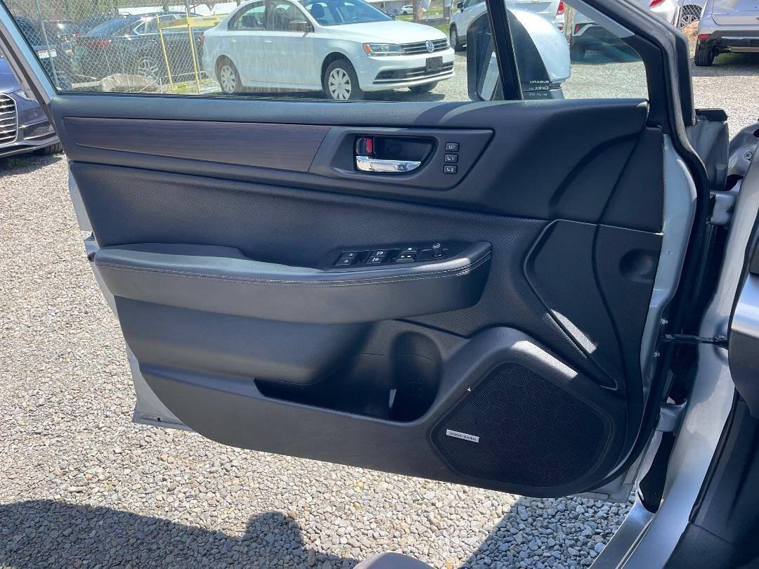 Used 2017 Subaru Legacy 2.5i Limited AWD/4WD image 23