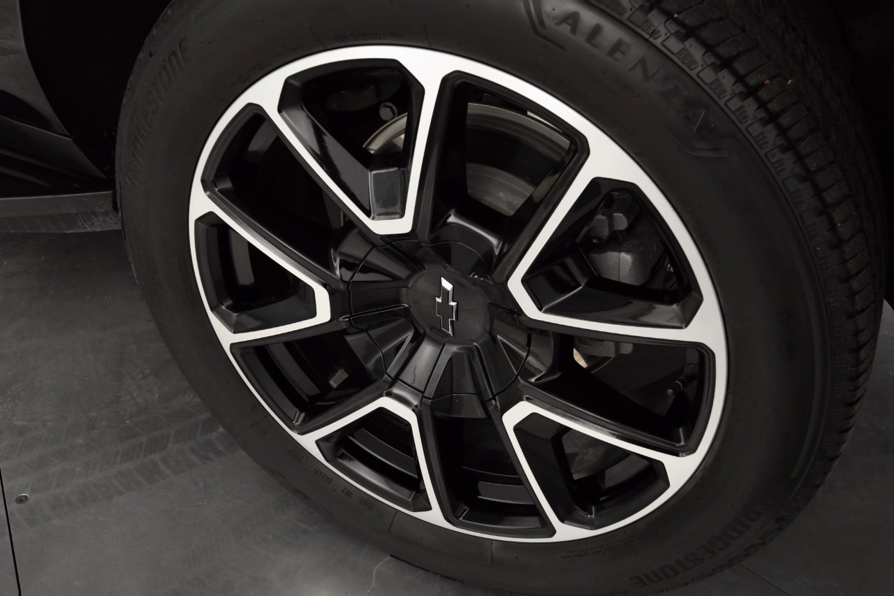 Used 2023 Chevrolet Suburban RST image 10